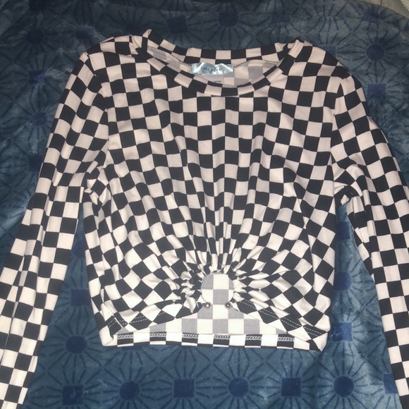 Checkered cropped long sleeve shirt - Picture 1 of 3